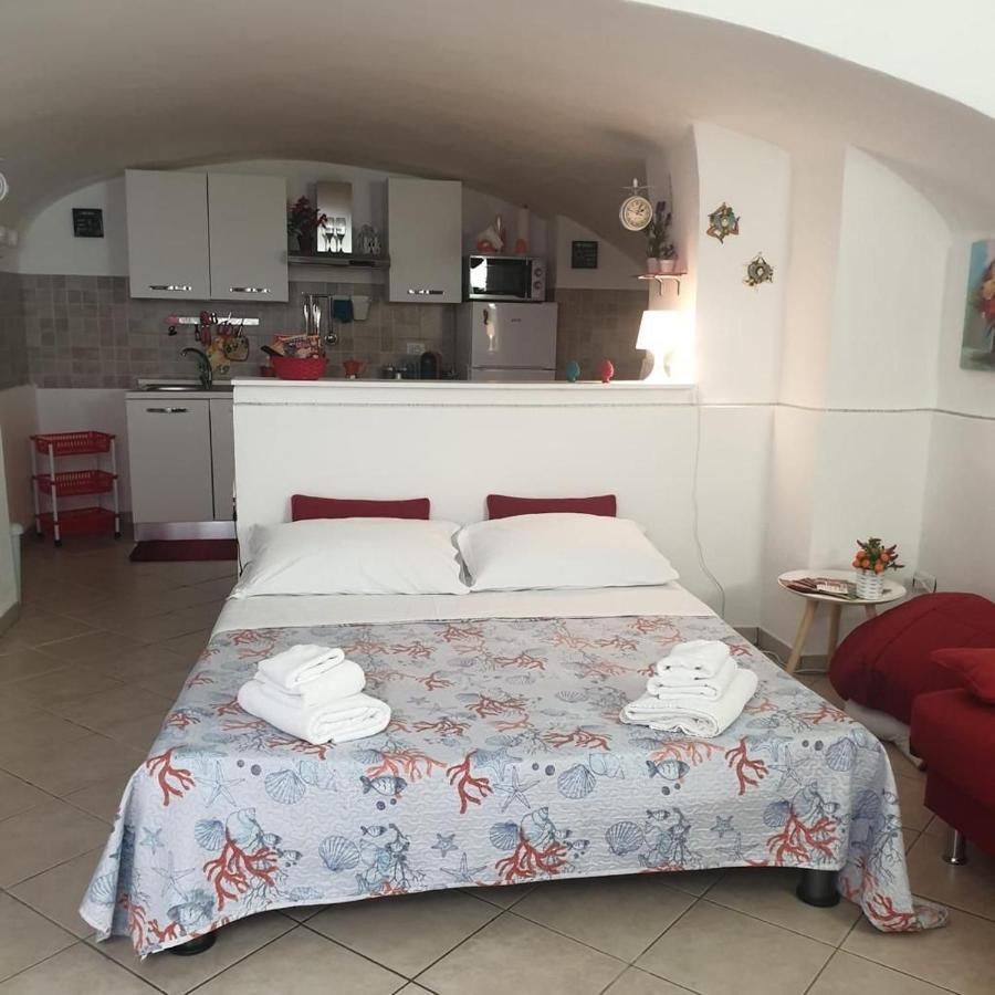 Ursino Holiday Apartment คาตาเนีย ภายนอก รูปภาพ